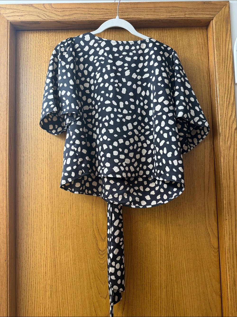 LOFT Black Top with White Spot Tie-Back